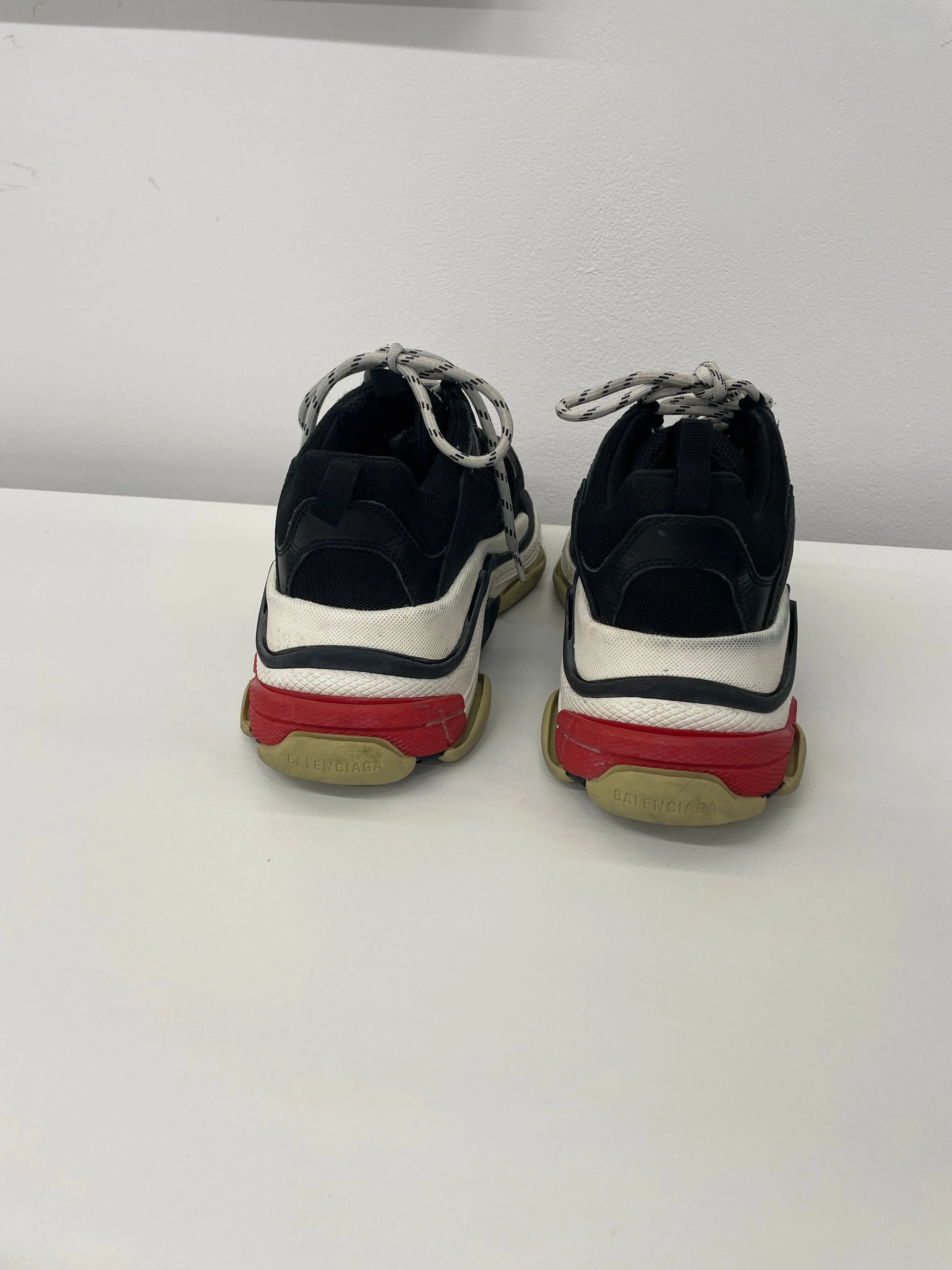 PRE LOVED - BALENCIAGA TRIPLE S BLACK WHITE RED