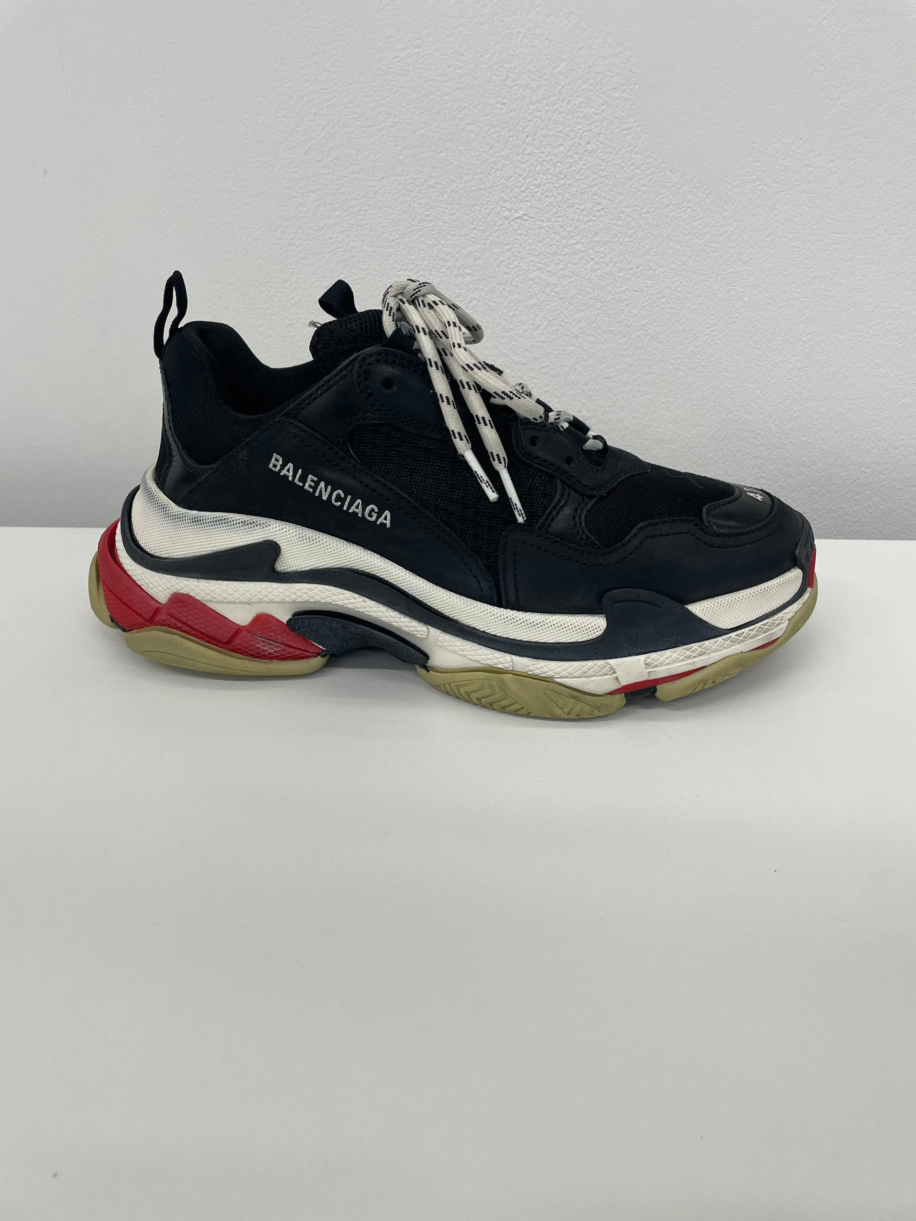 PRE LOVED - BALENCIAGA TRIPLE S BLACK WHITE RED