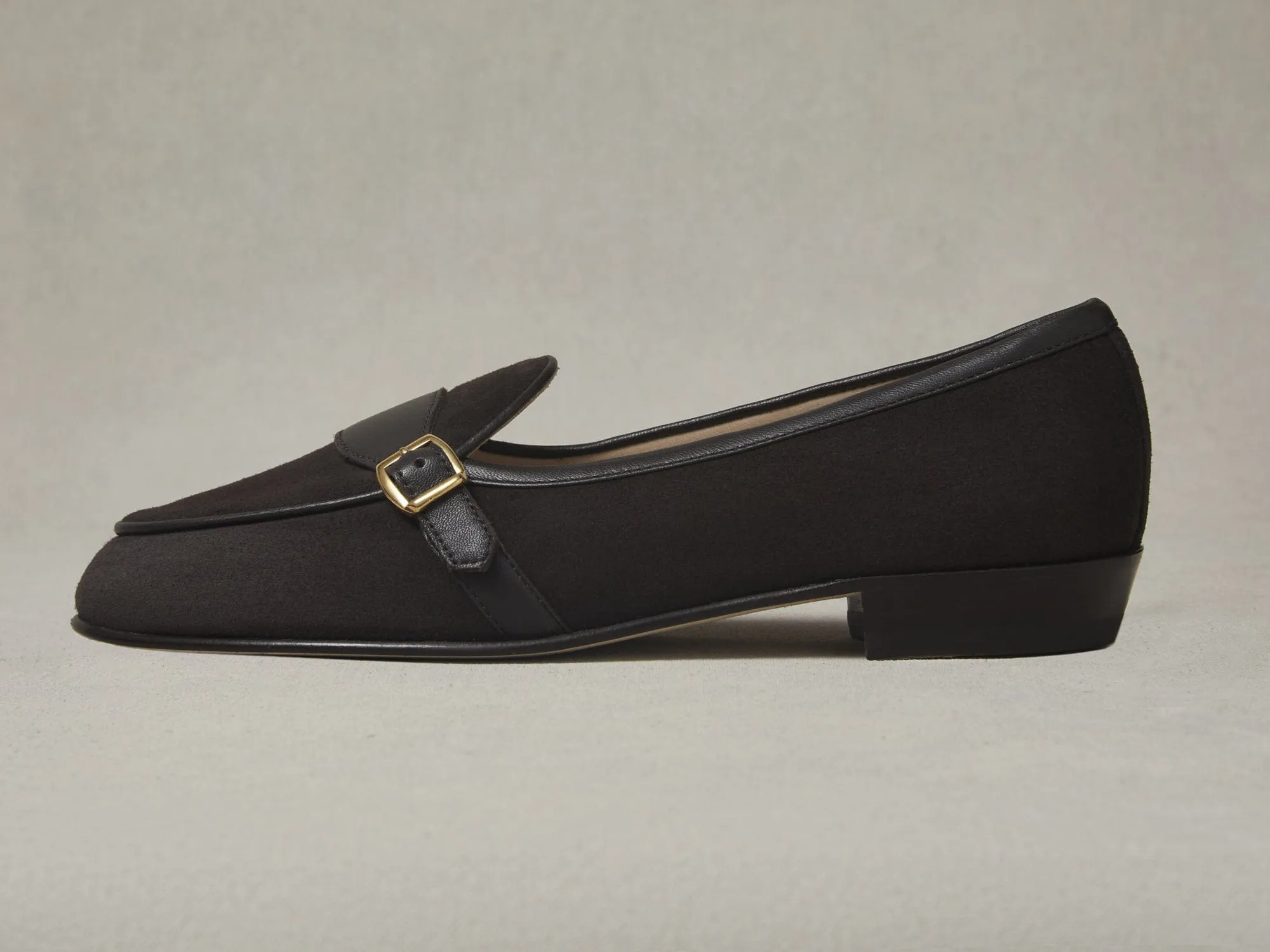 Sagan Buckle in Lusitanias Dark Brown Asteria Suede