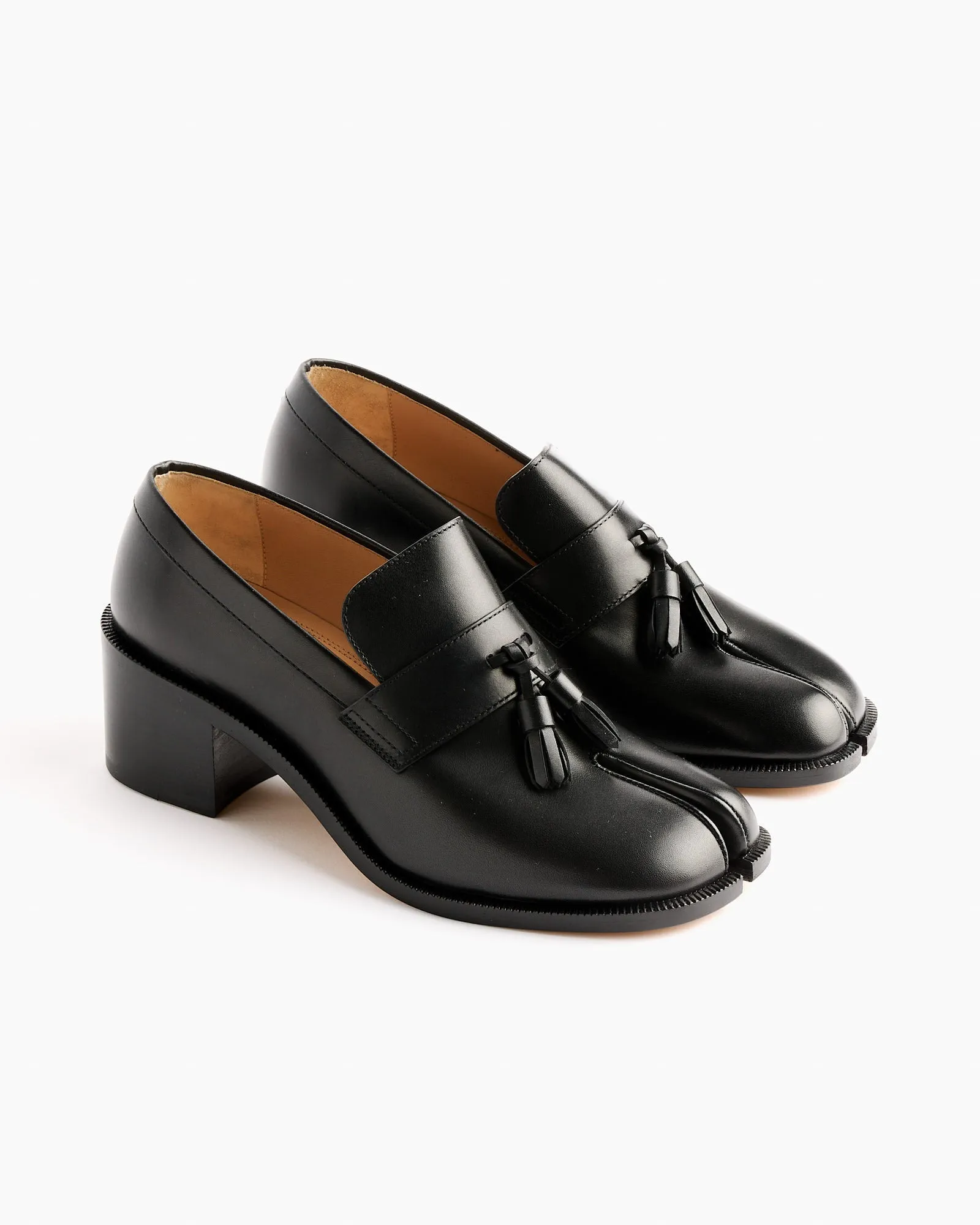 Tabi Loafers Tassels in Black