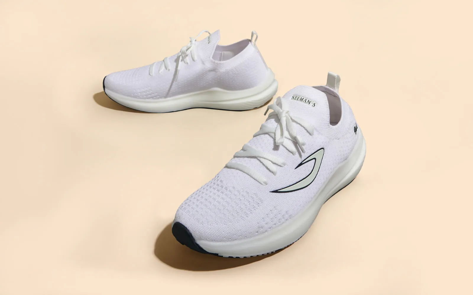 Whoosh Lite Sneakers : White